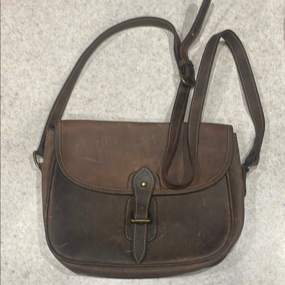 Tusting Brown Crossbody Bag With Flap Closure And Adjustable Strap